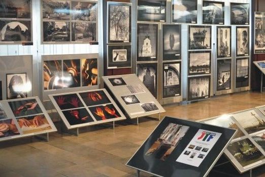 466 zdjęć, 183 fotografików. Wyjątkowa wystawa fotografii w WDK