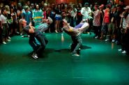 Step Up 2, dyst. Monolith