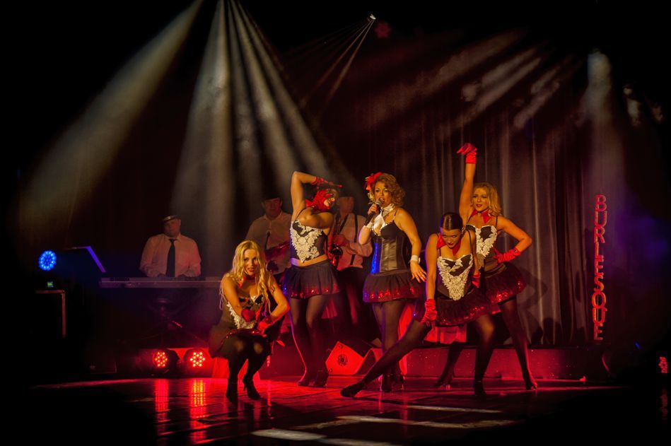 &quot;Welcome to Burlesque&quot;. Niesamowite i niezapomniane widowisko musicalowe