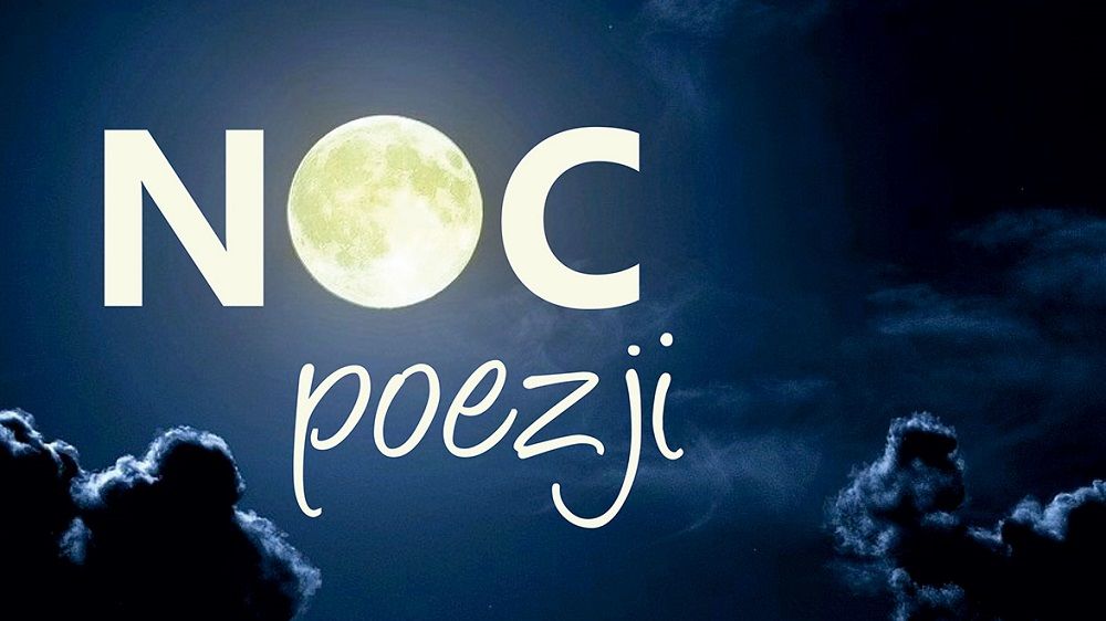 Poezja przy blasku ogniska w atmosferze majowej nocy