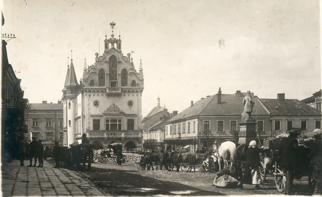 Rzeszów, Rynek I pol. XX wieku - fot. zakł. E Janusza-ze zbioru E. Kaliszewskiej