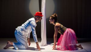 Barwne, żywiołowe widowisko. Premiera nowego spektaklu w teatrze Maska